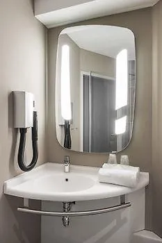 Ibis 3*